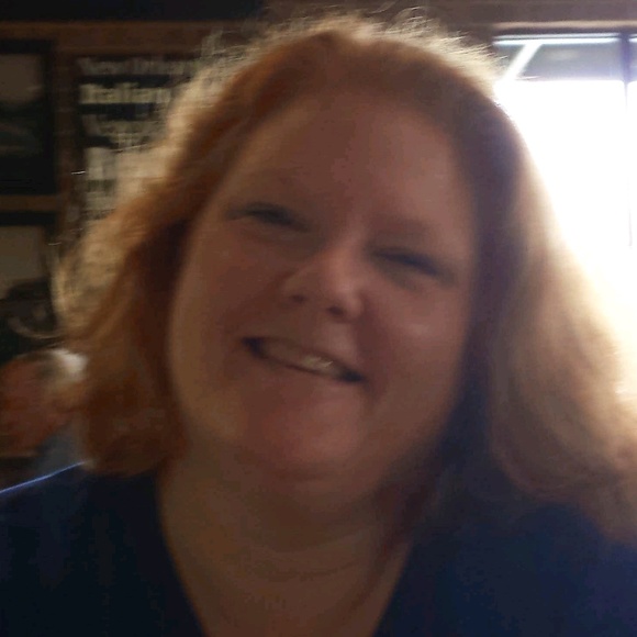 Meet your Posher, Cynthia - Picture 1 of 1